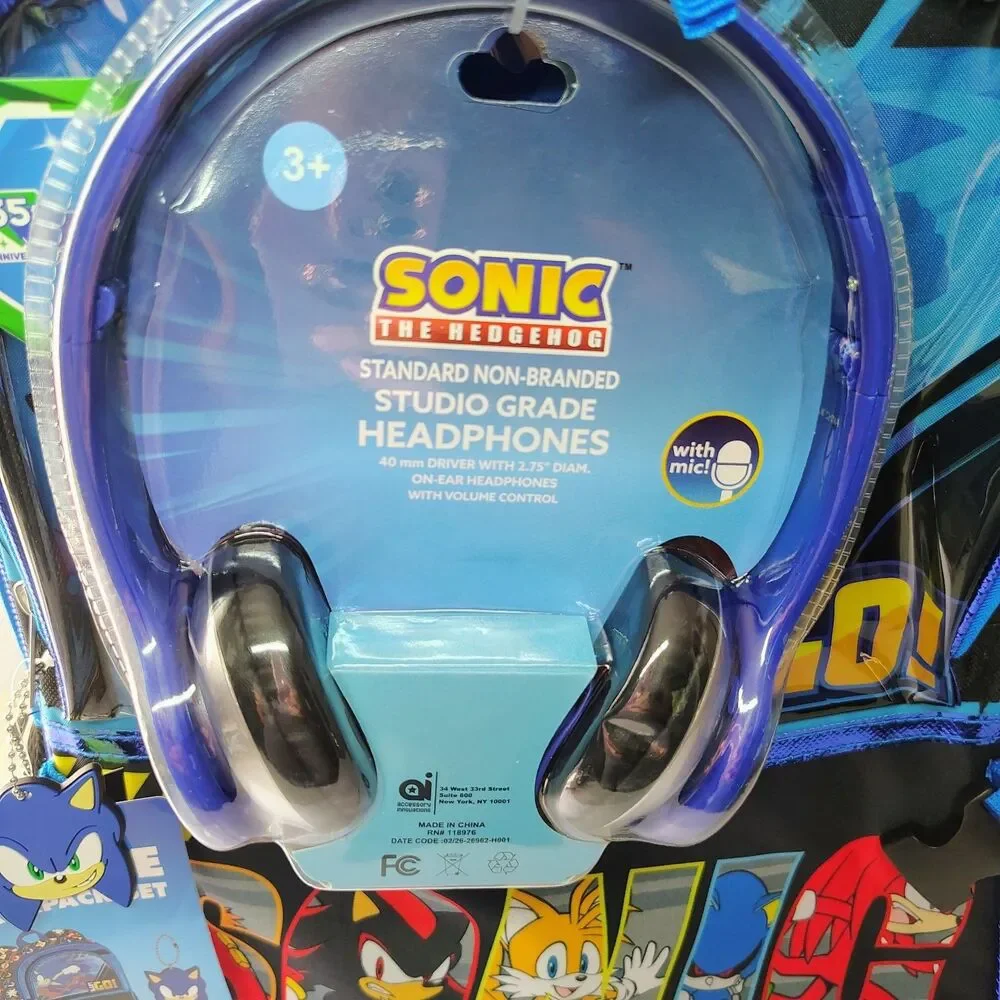 Sonic the Hedgehog 4- Piece Set Backpack With Lunchbox & Headphones 17” Backpack